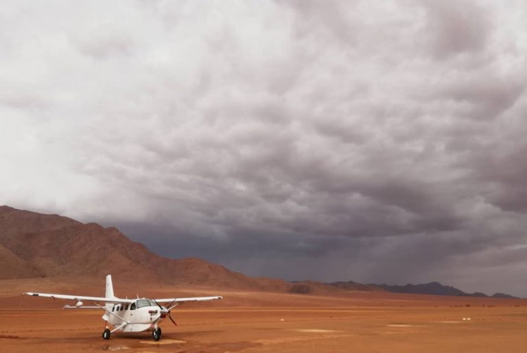 Namibia Flugsafari Landebahn in Sossusvlei
