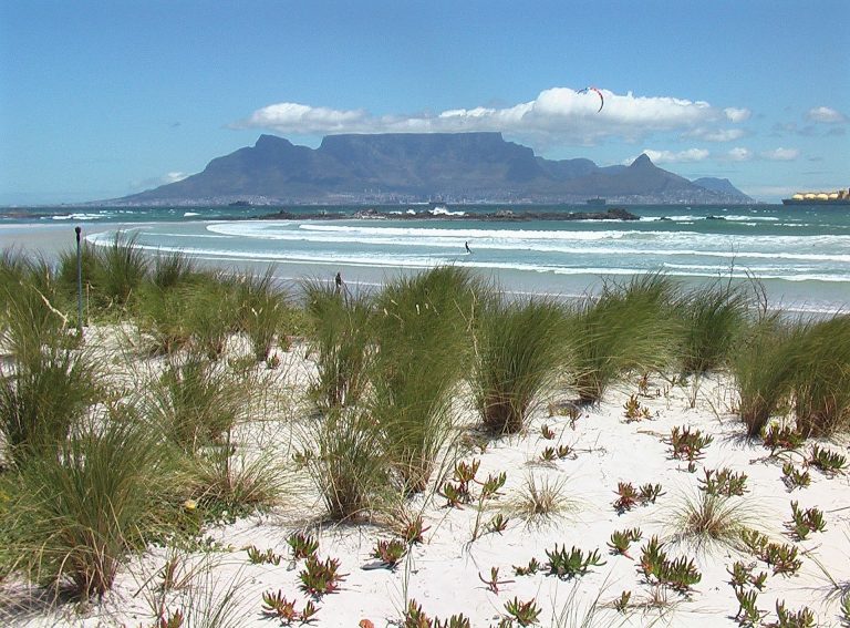 Tafelberg mit Blick von Blauwberg
